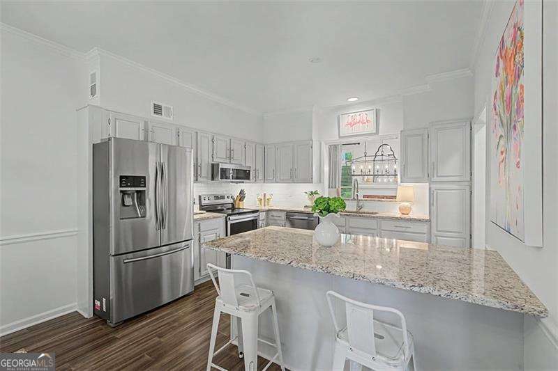 316 River Glen DR