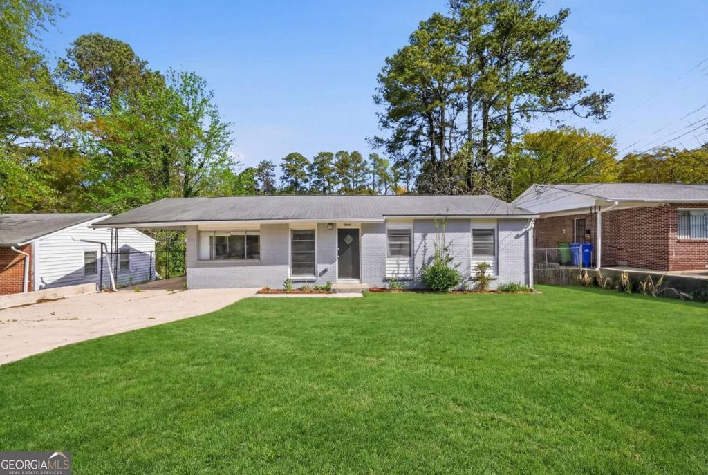 Photo of 2649 Santa Barbara Drive NW, Atlanta, GA 30318 (MLS # 10725596)