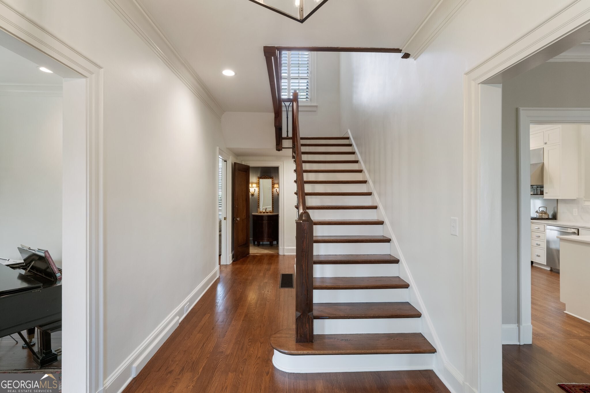 46 Montclair DR NE