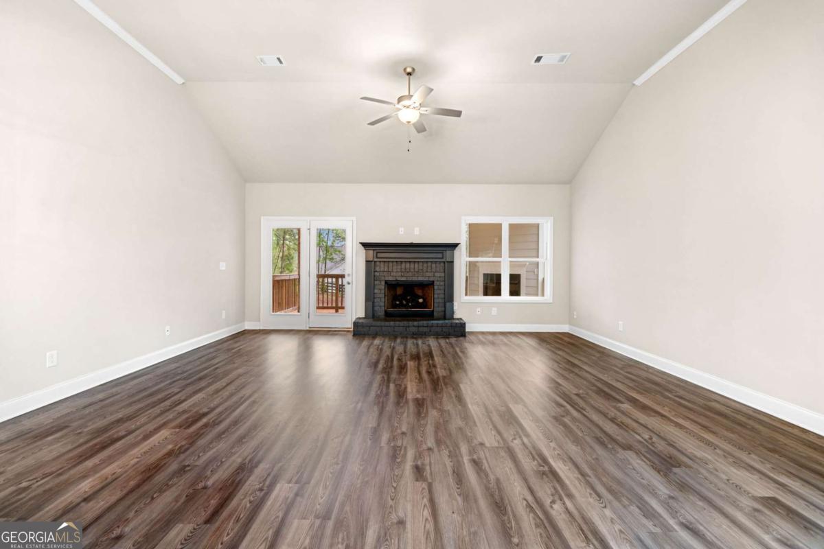 River Manor - Residential