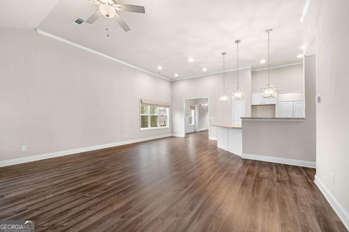River Manor - Residential