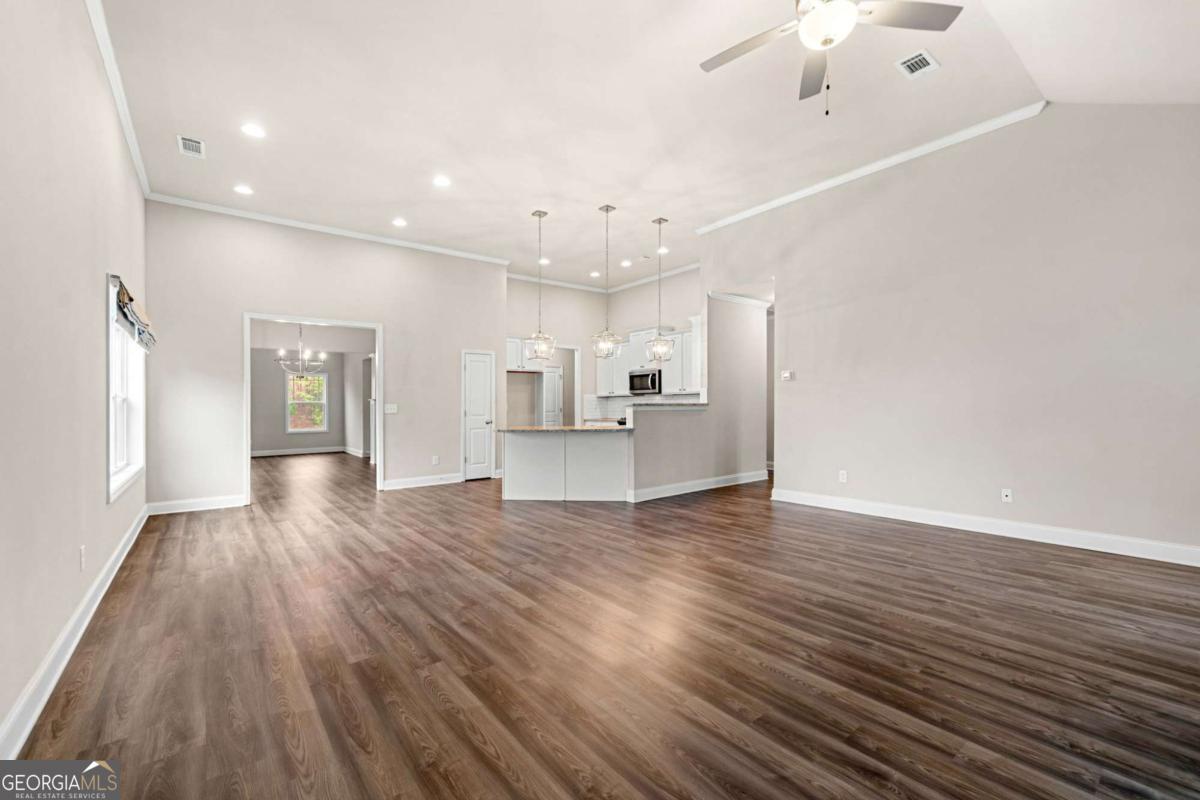River Manor - Residential