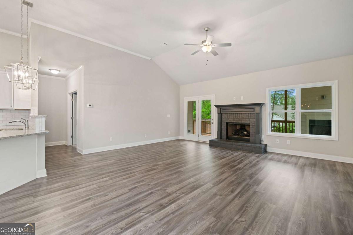 River Manor - Residential
