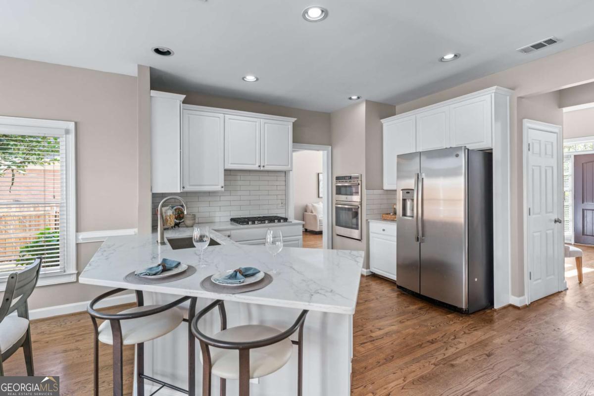4648 Glenshire PL
