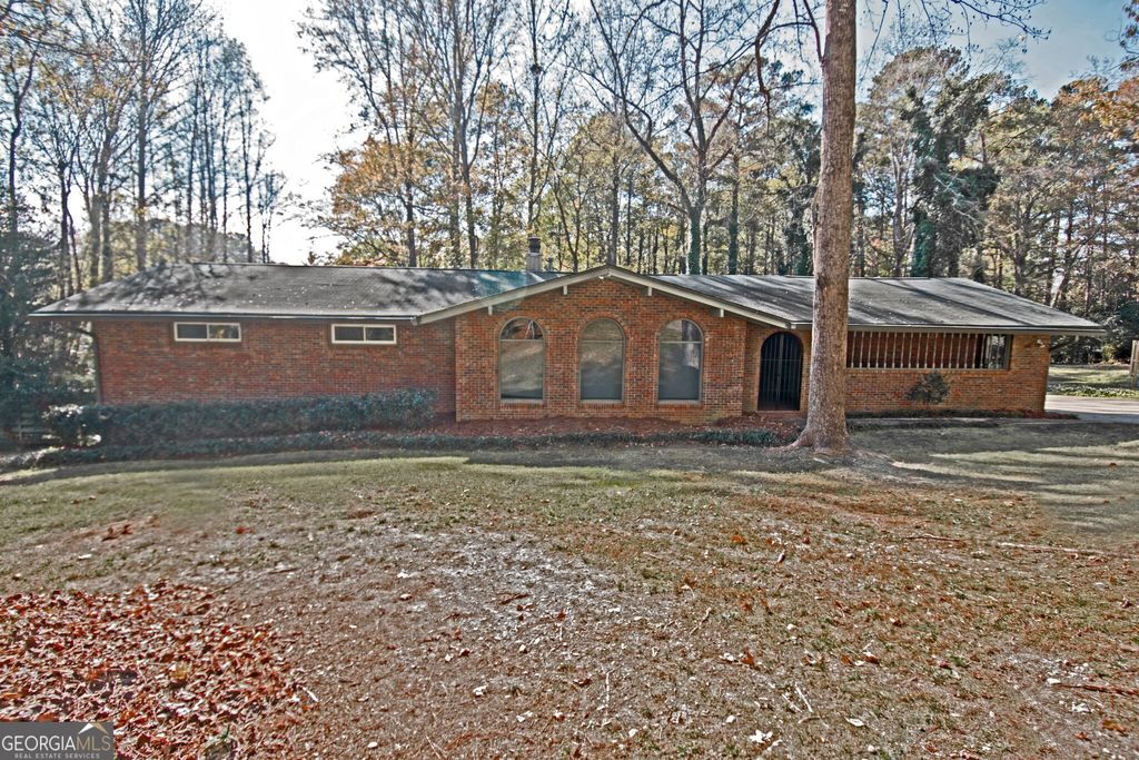 Photo of 305 Pinemount Drive, Peachtree City, GA 30269 (MLS # 10626152)