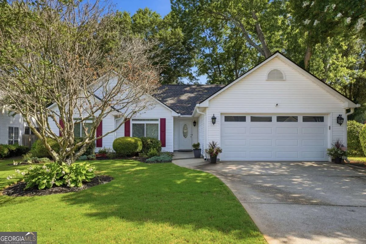 584 Fernstone Trail