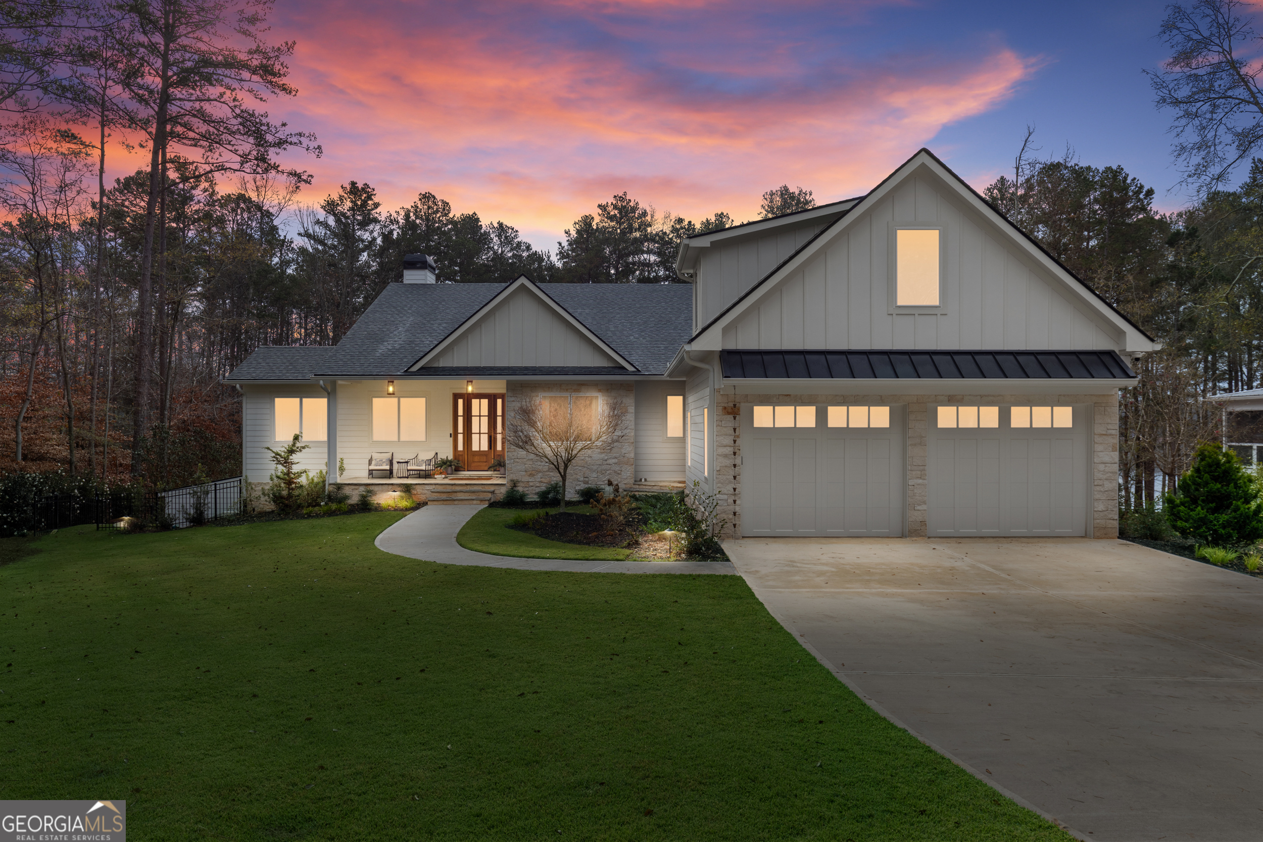 340 Foxy LN