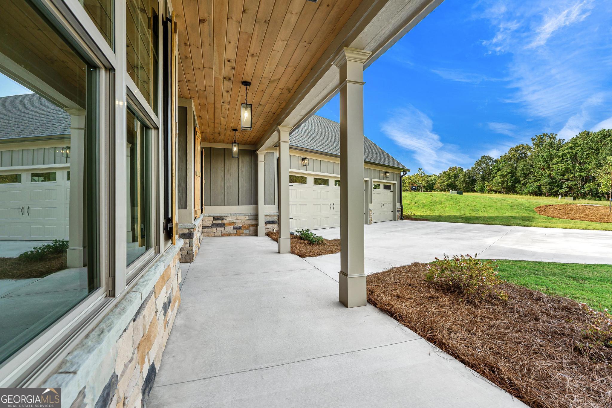 122 South Pointe DR
