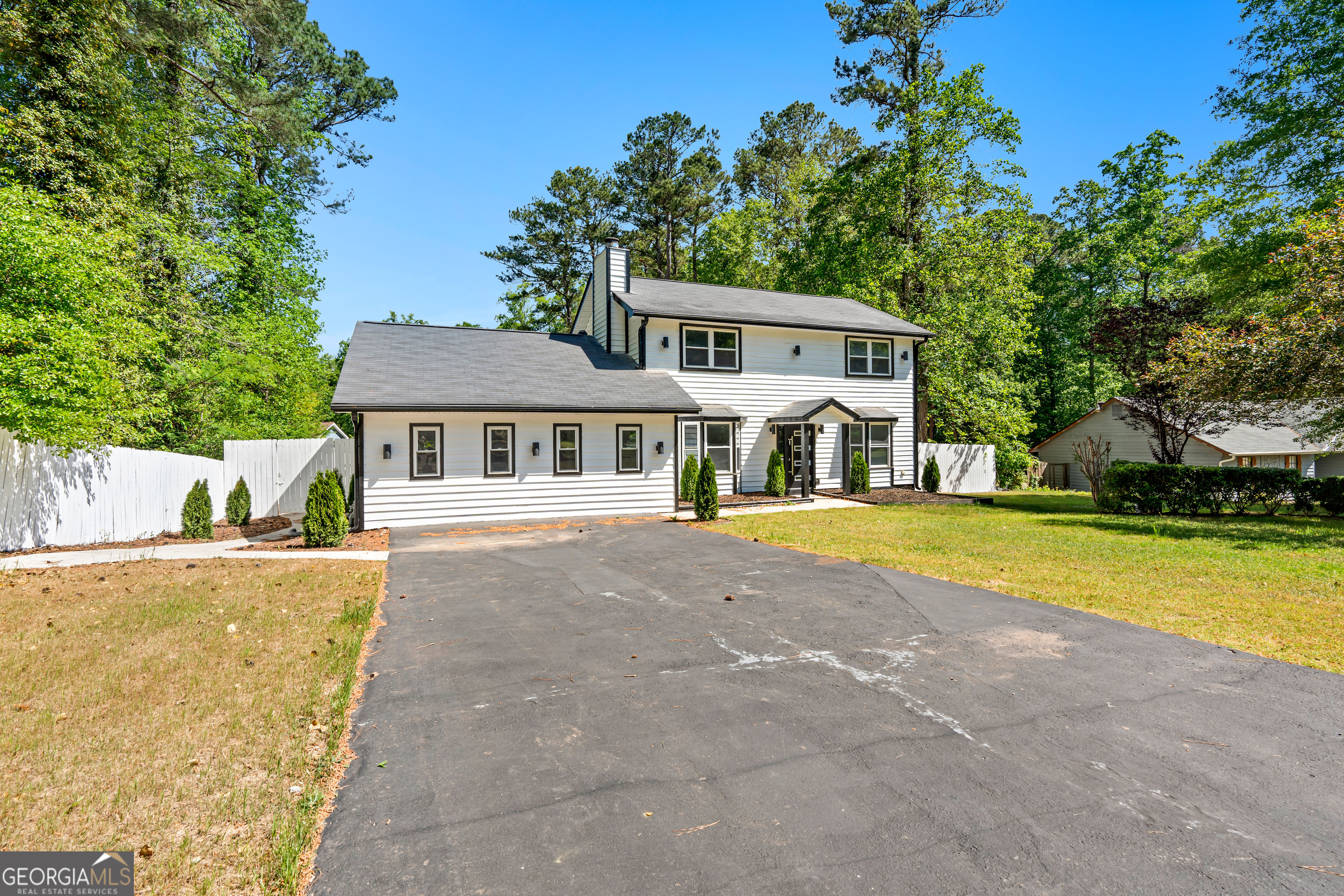317 Lucan WAY