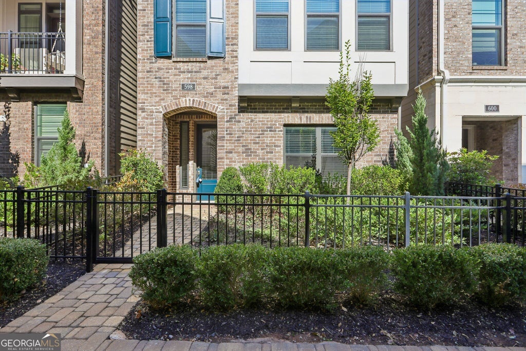 Photo of 598 Broadview Place NE, Atlanta, GA 30324 (MLS # 10881484)