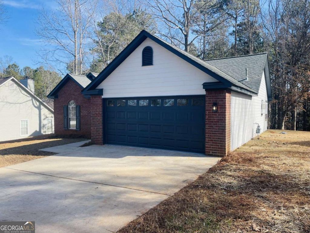 Photo of 11120 Tara Glynn Drive, Hampton, GA 30228 (MLS # 10676314)
