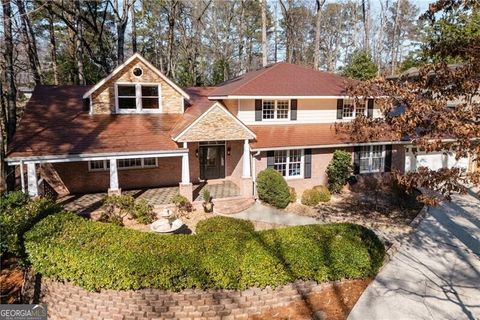 Photo of 2686 Parkview Drive NE, Atlanta, GA 30345 (MLS # 10686544)