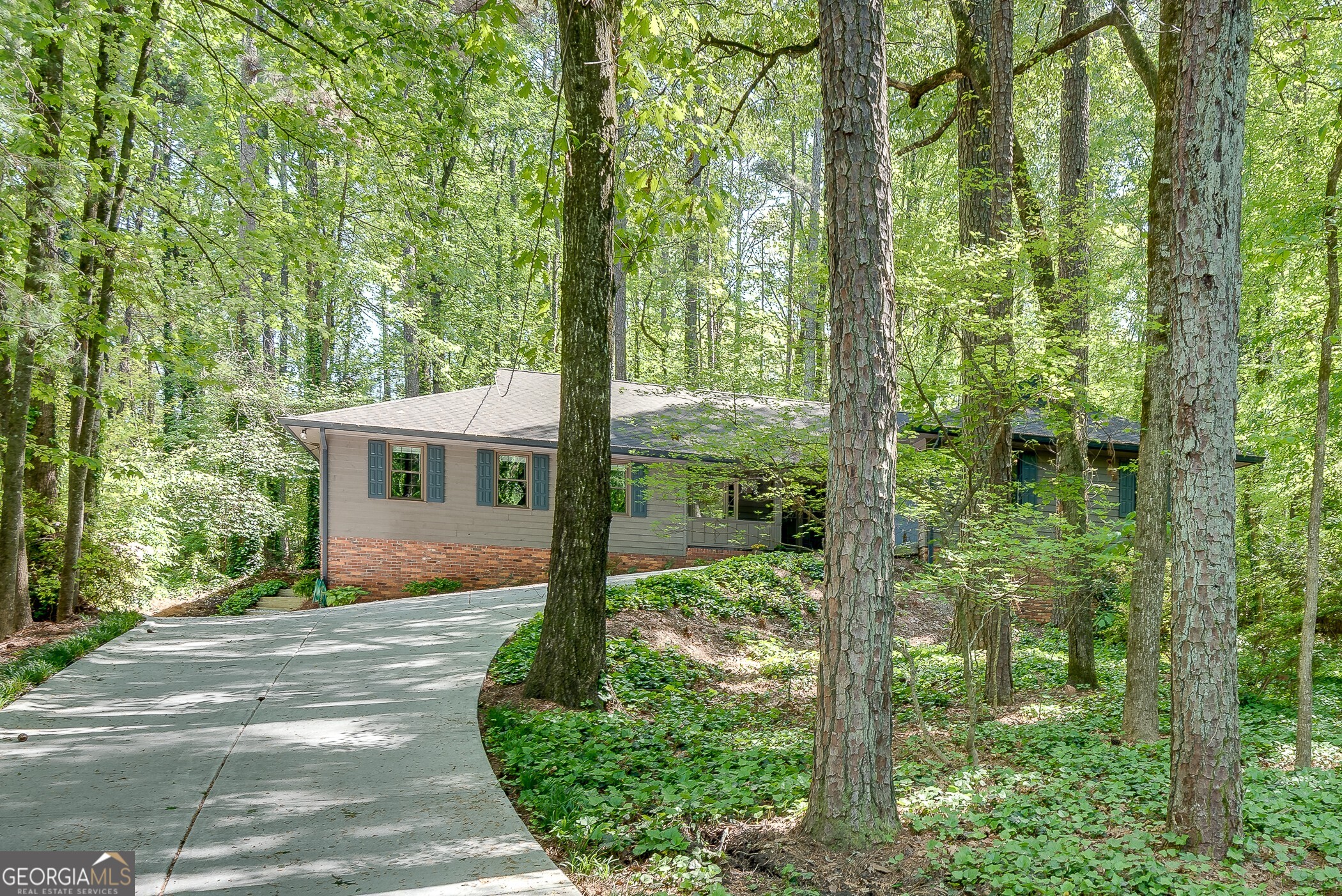 3684 Hunting Ridge DR SW