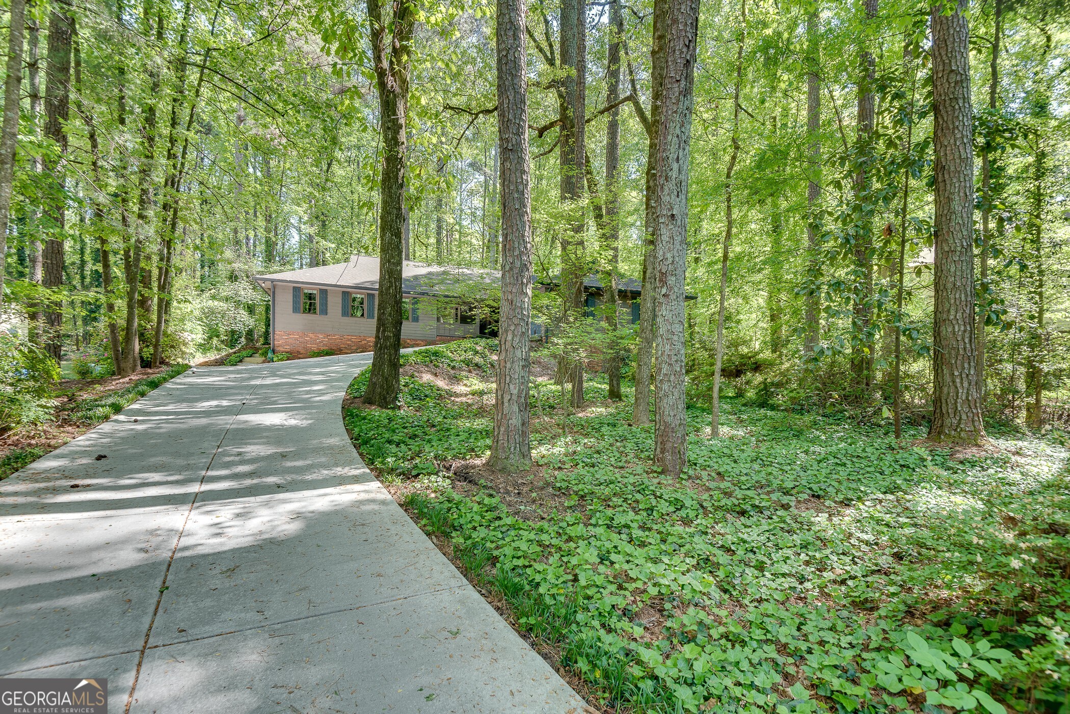 3684 Hunting Ridge DR SW