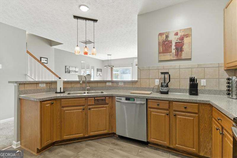 302 Oak Leaf PL