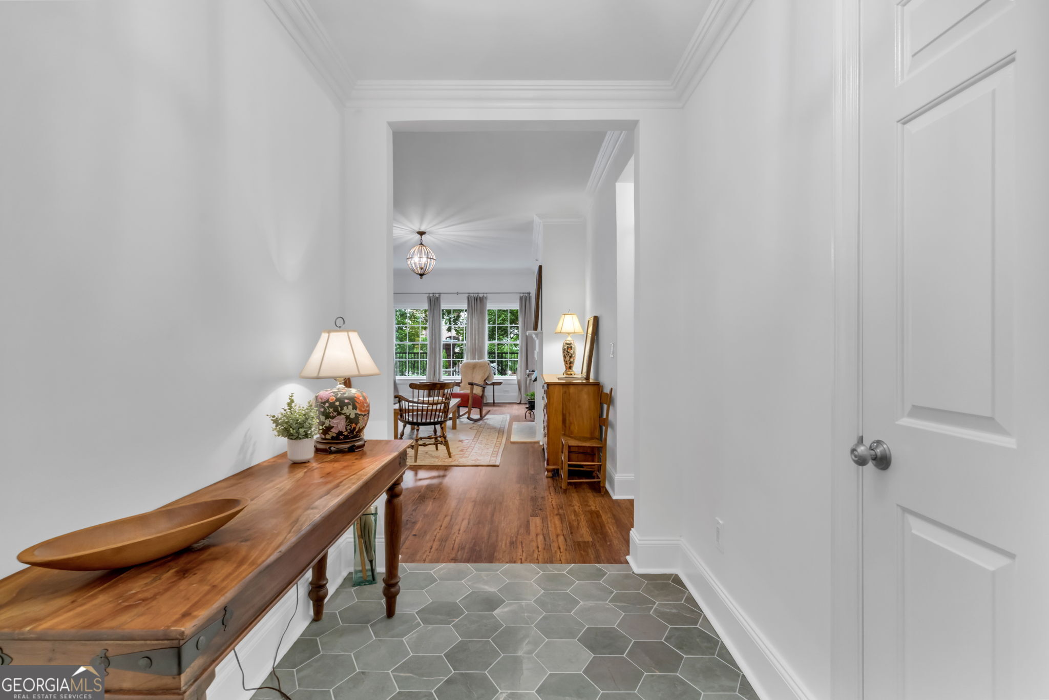 211 Colonial Homes DR NW 1102