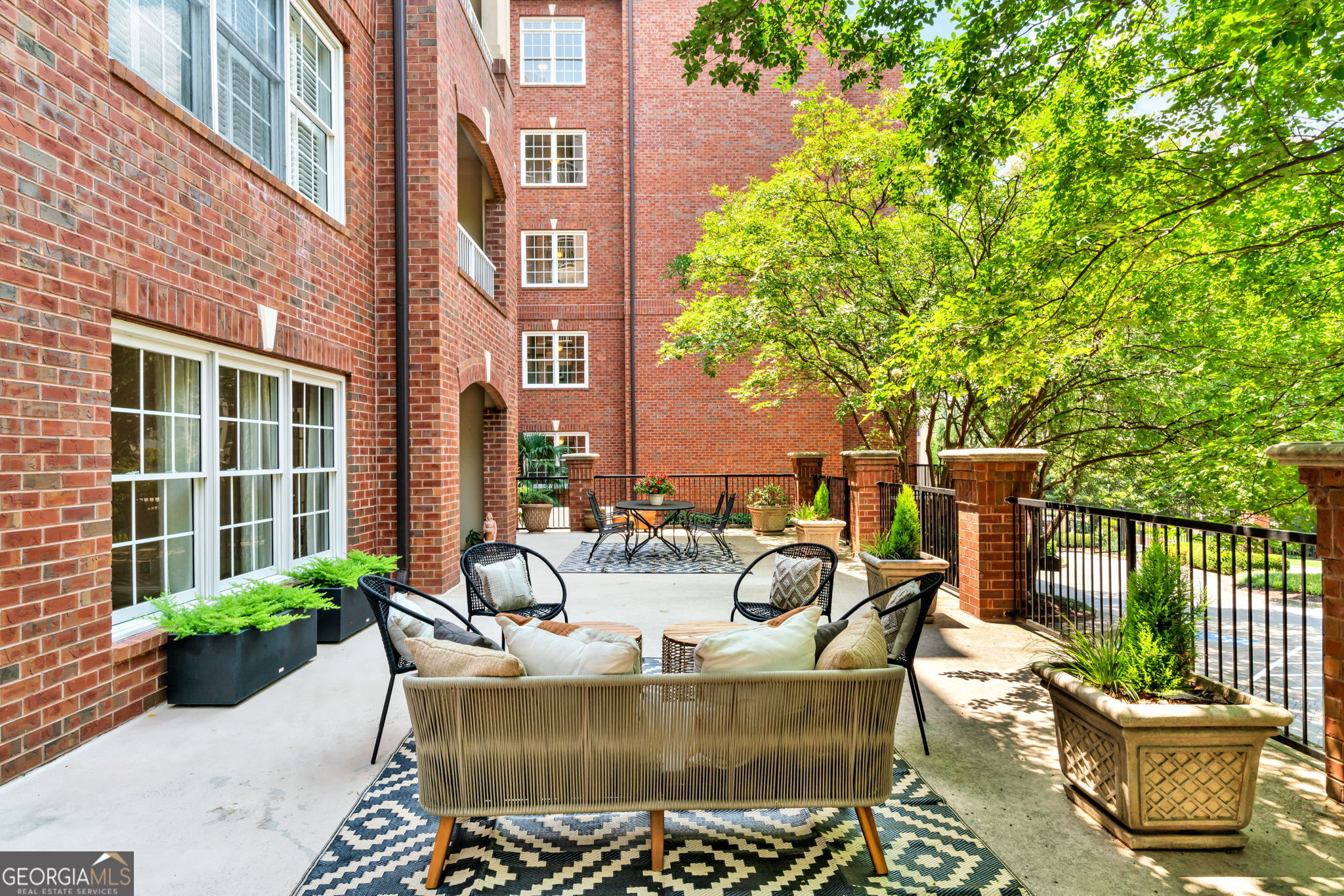 211 Colonial Homes DR NW 1102