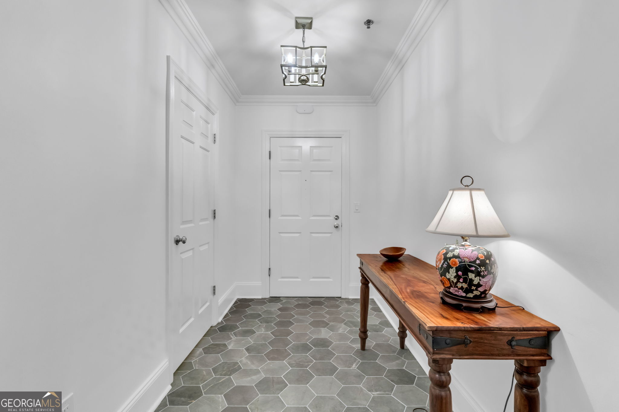 211 Colonial Homes DR NW 1102