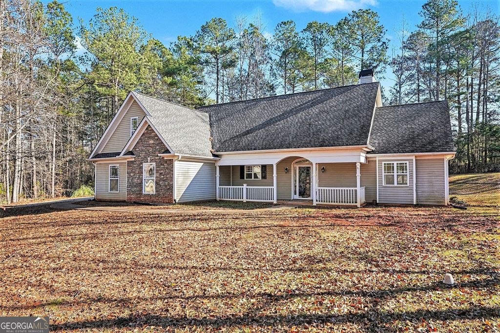 Photo of 234 Lake Chase Drive N, Griffin, GA 30224 (MLS # 10674115)