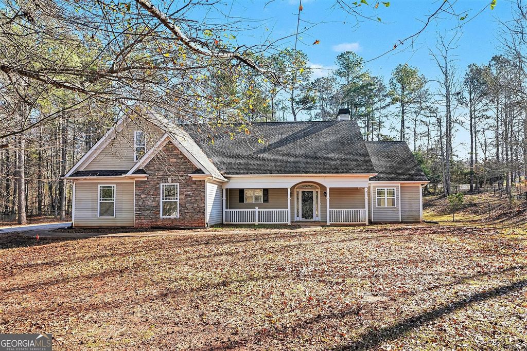 Photo of 234 Lake Chase Drive N, Griffin, GA 30224 (MLS # 10674115)
