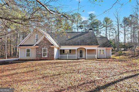 Photo of 234 Lake Chase Drive N, Griffin, GA 30224 (MLS # 10674115)