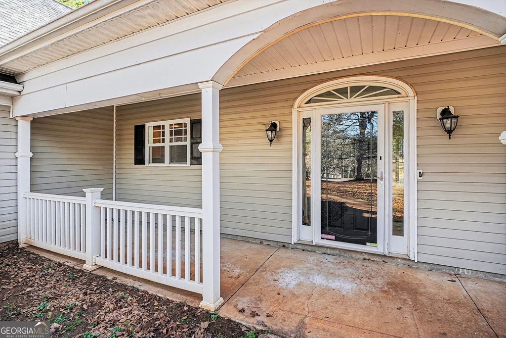 Photo of 234 Lake Chase Drive N, Griffin, GA 30224 (MLS # 10674115)