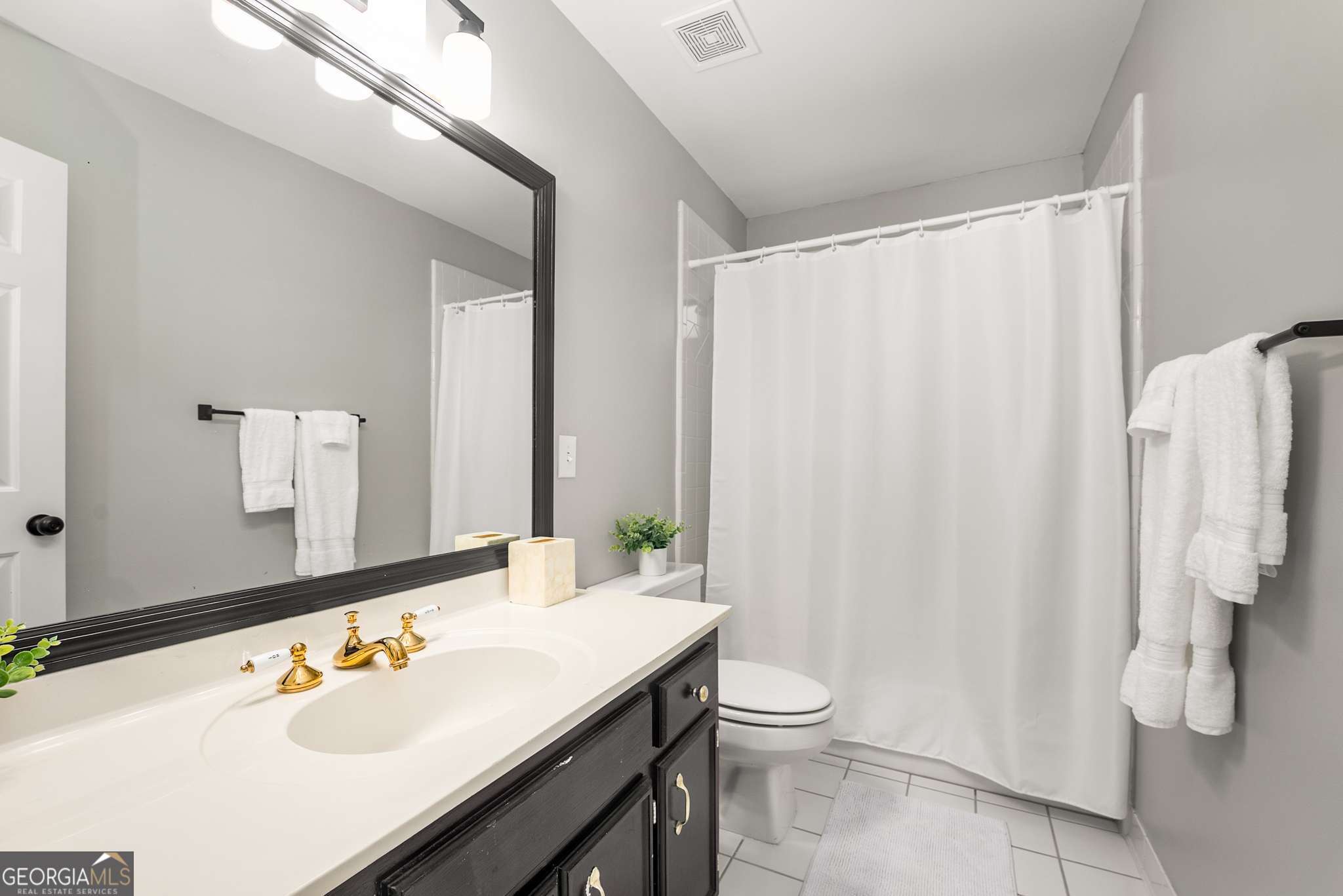 Chadds Lake - Residential