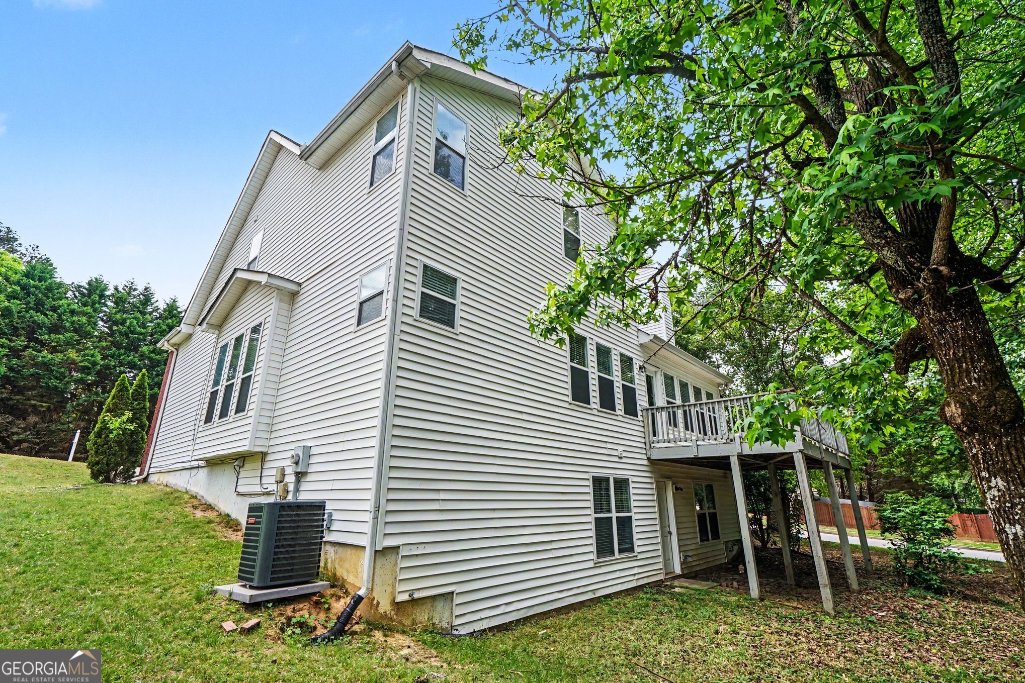 2642 Ambria DR