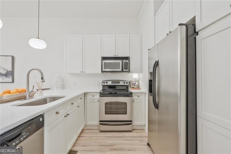 Brookhaven, Georgia 30319, United States, 3 Bedrooms Bedrooms, ,4 BathroomsBathrooms,Residential,Pending,111019