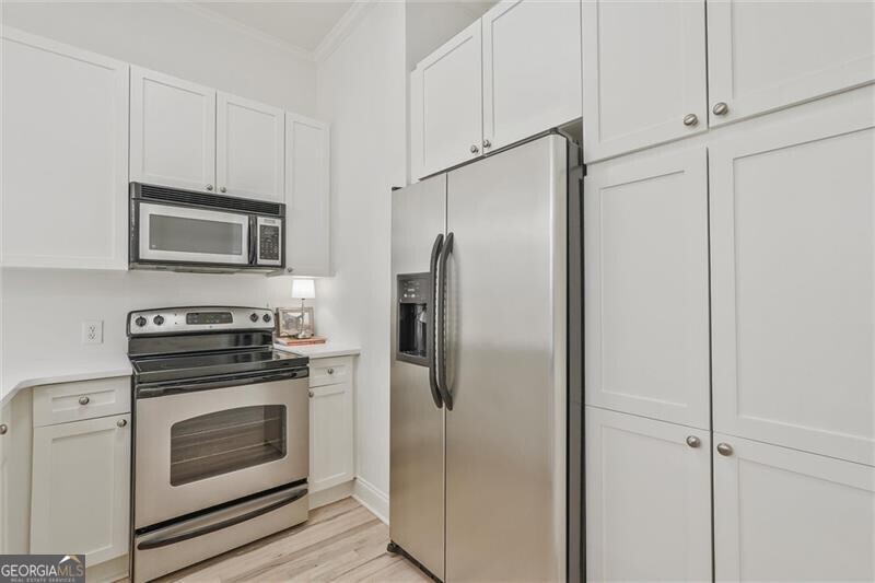 Brookhaven, Georgia 30319, United States, 3 Bedrooms Bedrooms, ,4 BathroomsBathrooms,Residential,Pending,111019