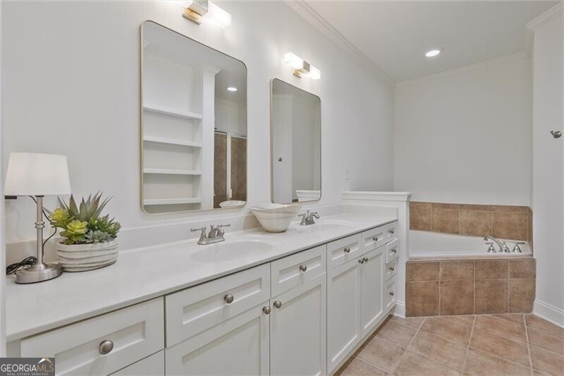 Brookhaven, Georgia 30319, United States, 3 Bedrooms Bedrooms, ,4 BathroomsBathrooms,Residential,Pending,111019