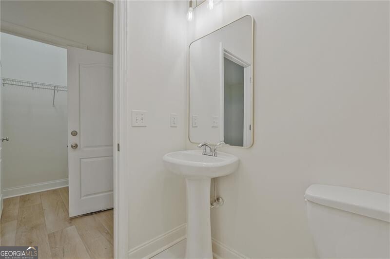 Brookhaven, Georgia 30319, United States, 3 Bedrooms Bedrooms, ,4 BathroomsBathrooms,Residential,Pending,111019