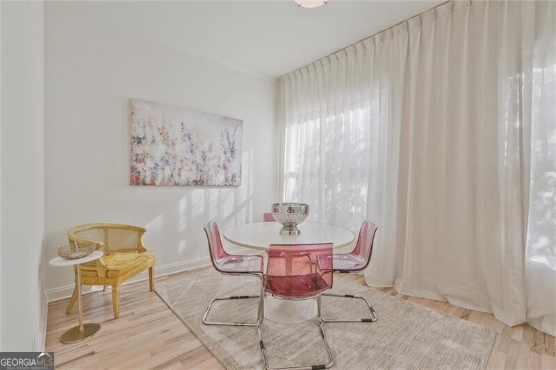 Brookhaven, Georgia 30319, United States, 3 Bedrooms Bedrooms, ,4 BathroomsBathrooms,Residential,Pending,111019