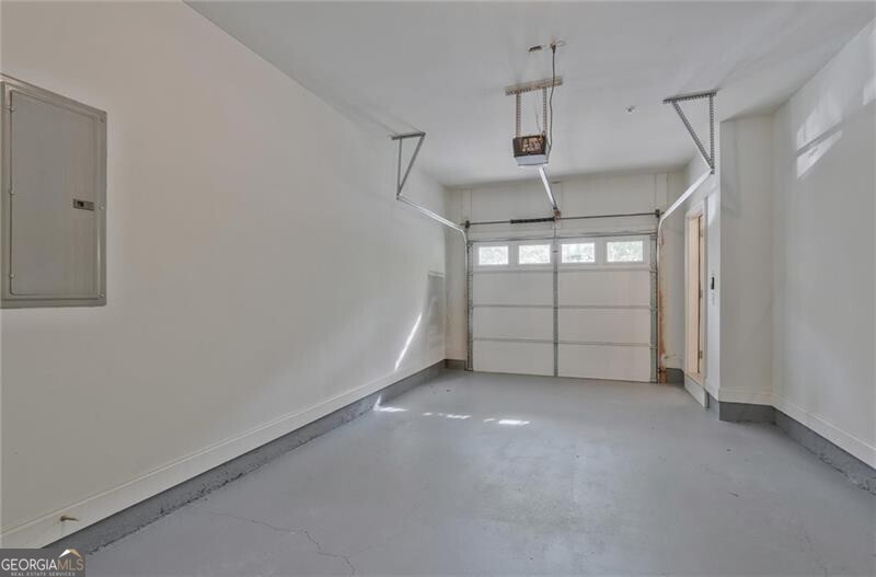 Brookhaven, Georgia 30319, United States, 3 Bedrooms Bedrooms, ,4 BathroomsBathrooms,Residential,Pending,111019