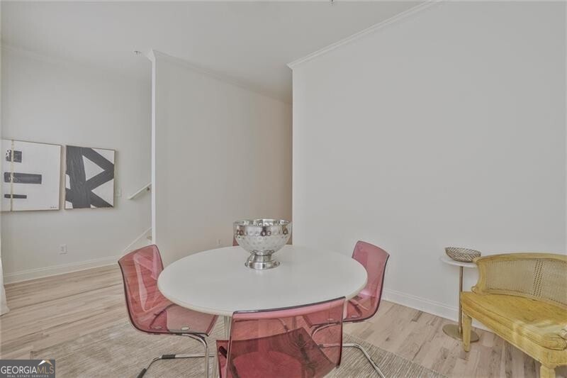 Brookhaven, Georgia 30319, United States, 3 Bedrooms Bedrooms, ,4 BathroomsBathrooms,Residential,Pending,111019