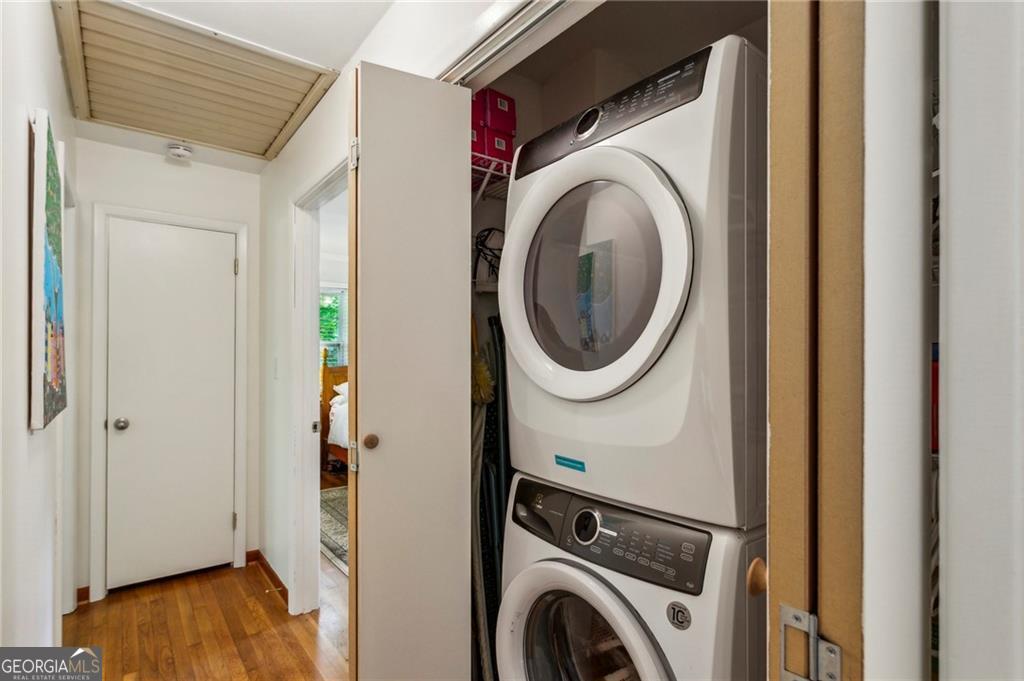 Mableton, Georgia 30126, United States, 3 Bedrooms Bedrooms, ,2 BathroomsBathrooms,Residential,Pending,123544