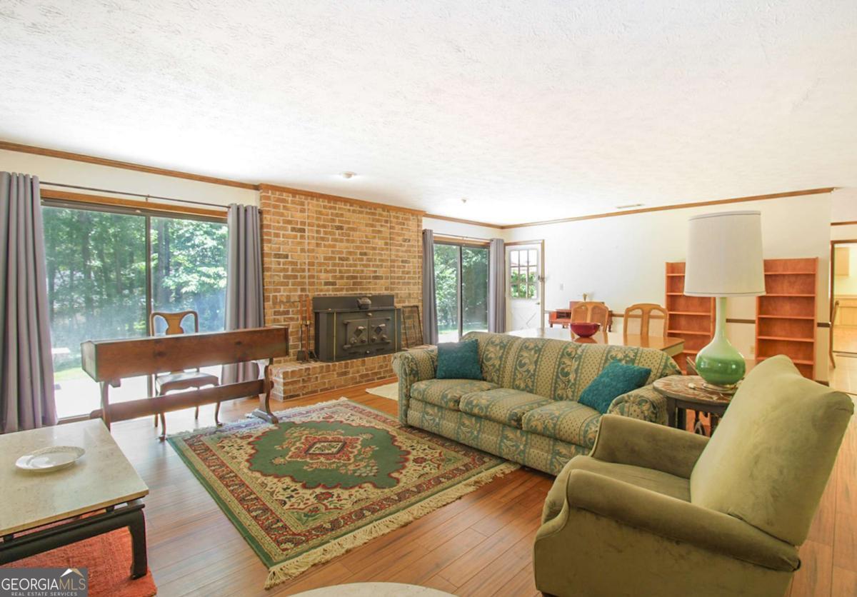 170 Longview DR