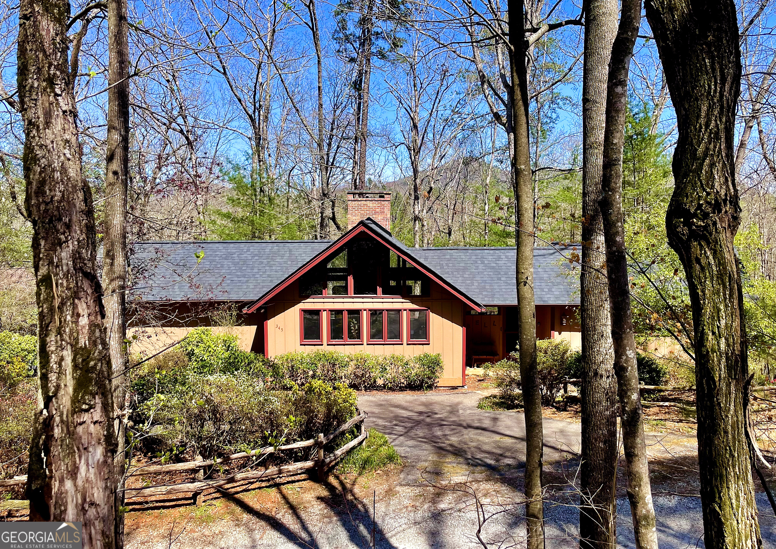 345 Leaning Chimney DR