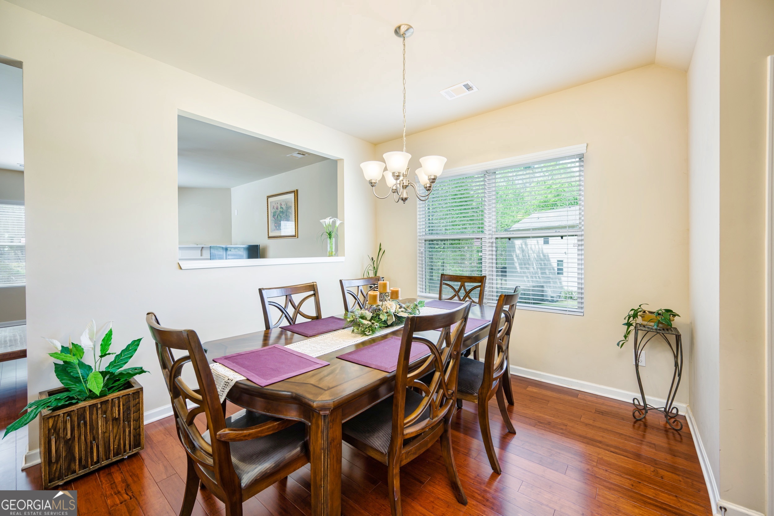 6884 Barker Station WALK