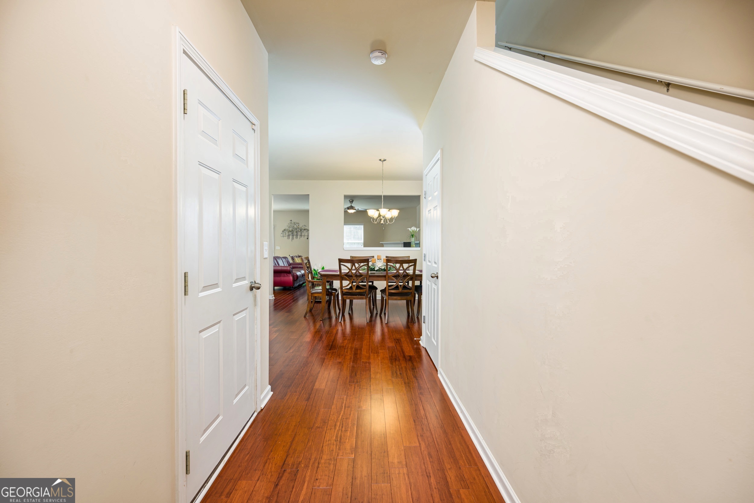 6884 Barker Station WALK