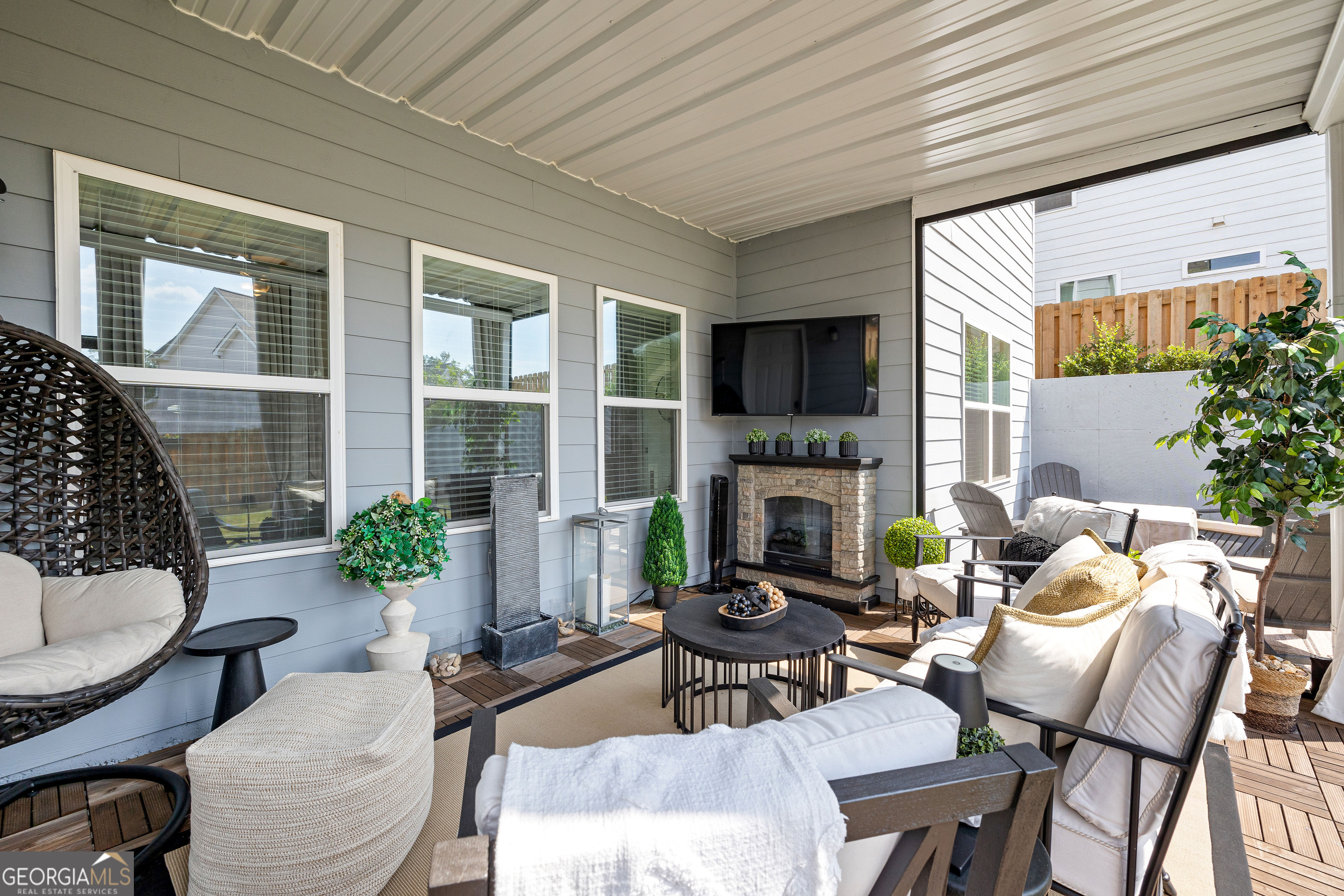 Sharpsburg, Georgia 30277, United States, 4 Bedrooms Bedrooms, ,4 BathroomsBathrooms,Residential,Active,222055