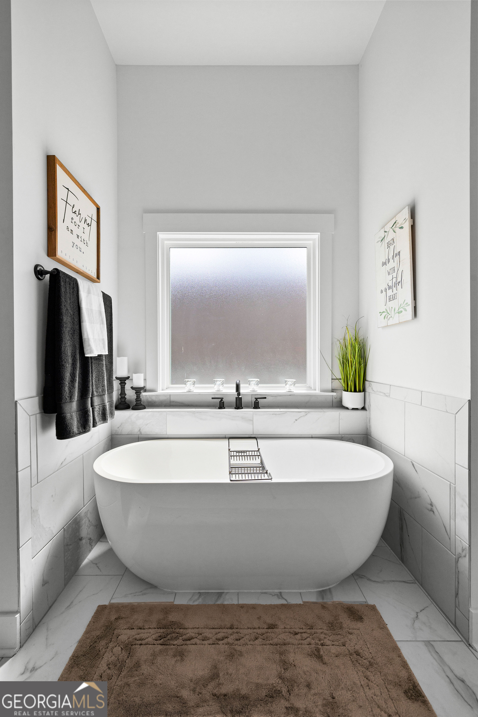 Sharpsburg, Georgia 30277, United States, 4 Bedrooms Bedrooms, ,4 BathroomsBathrooms,Residential,Active,222055