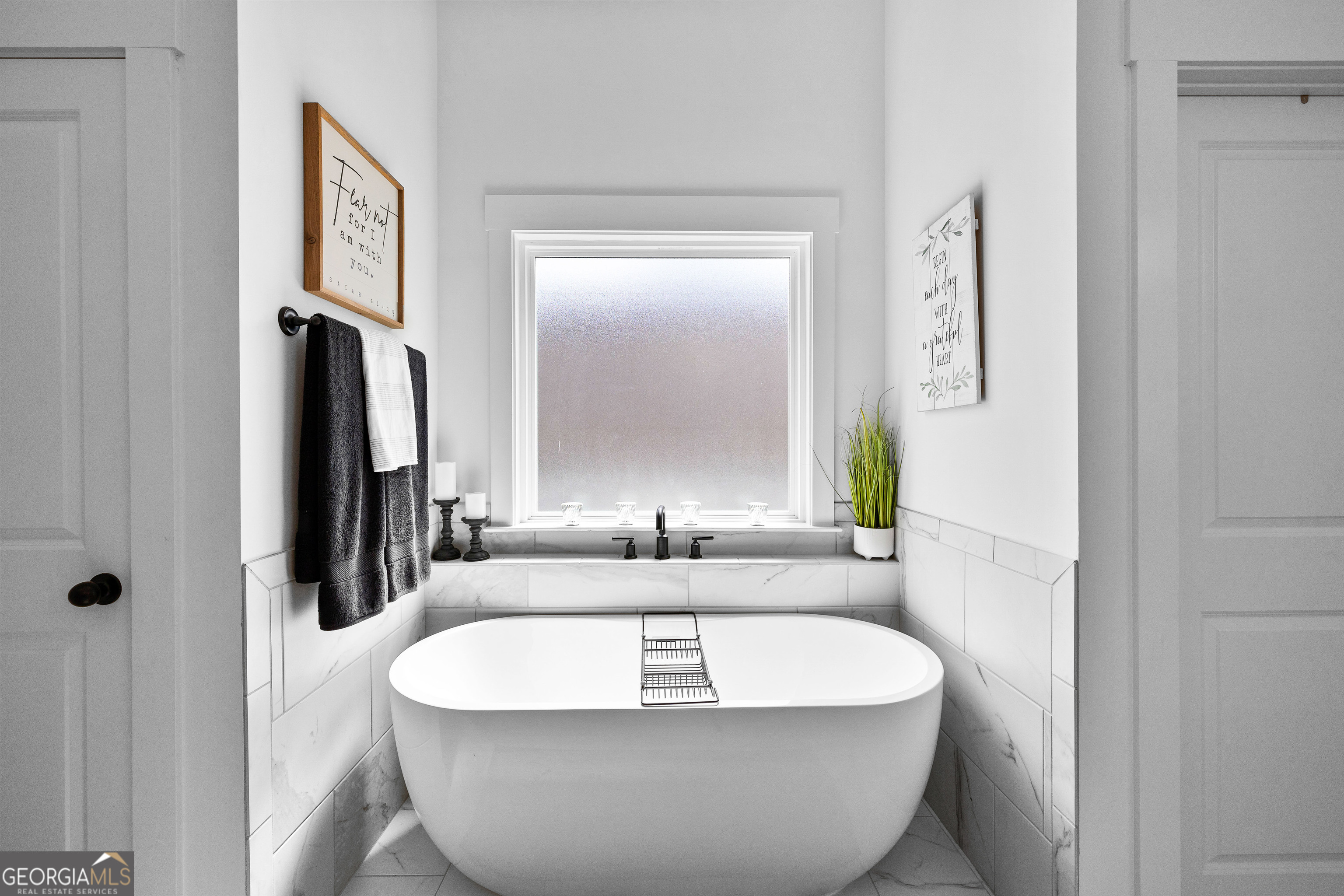 Sharpsburg, Georgia 30277, United States, 4 Bedrooms Bedrooms, ,4 BathroomsBathrooms,Residential,Active,222055