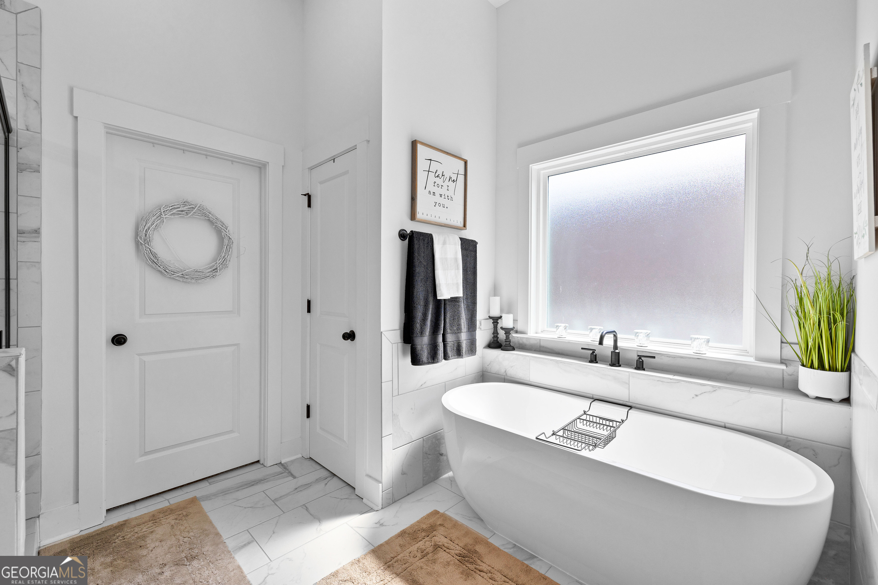 Sharpsburg, Georgia 30277, United States, 4 Bedrooms Bedrooms, ,4 BathroomsBathrooms,Residential,Active,222055