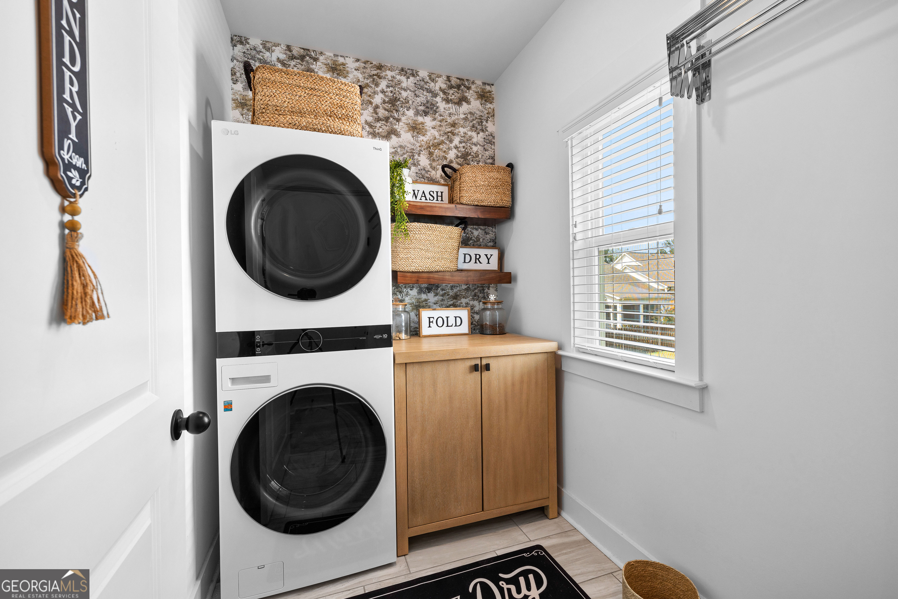 Sharpsburg, Georgia 30277, United States, 4 Bedrooms Bedrooms, ,4 BathroomsBathrooms,Residential,Active,222055