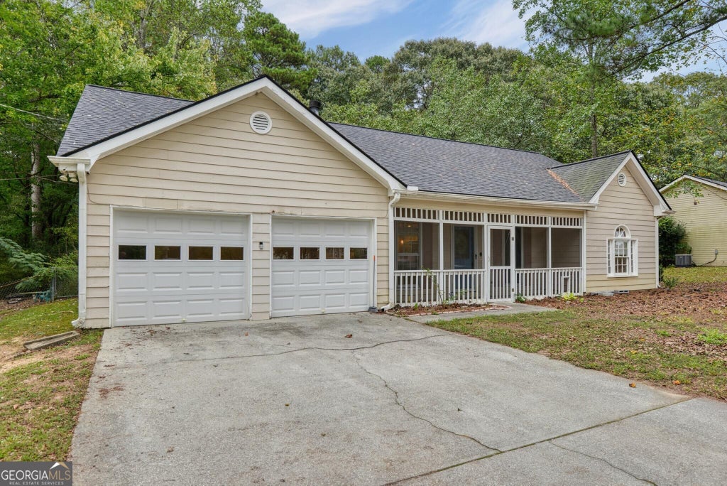 Photo of 2880 Highpoint Road, Snellville, GA 30078 (MLS # 10870994)