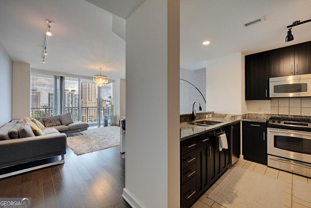 Photo of 3338 Peachtree Road NE #1807, Atlanta, GA 30326 (MLS # 10827066)