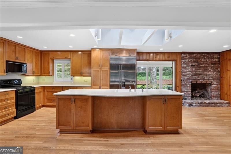 2034 Silvastone DR NE