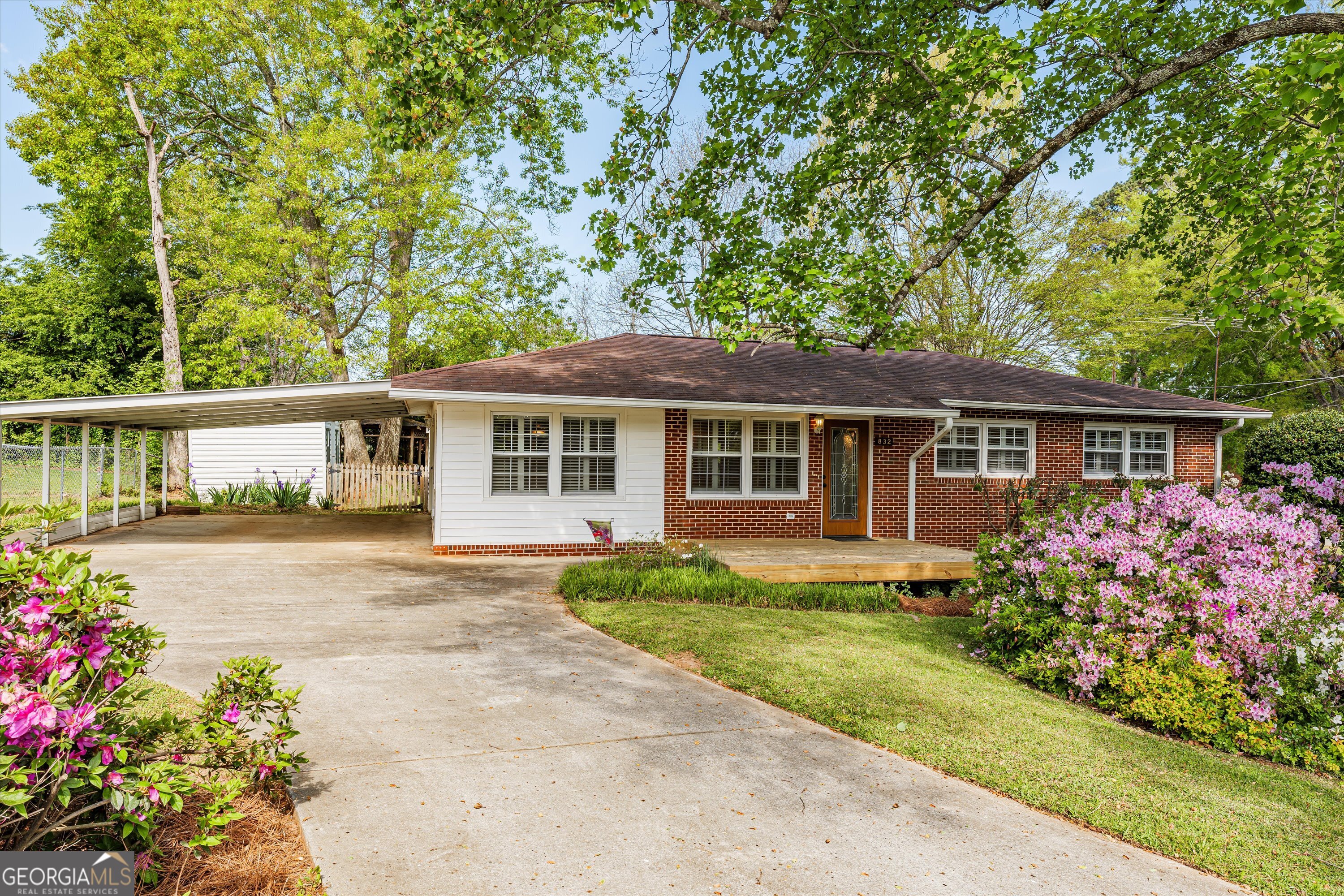 832 Berkshire DR