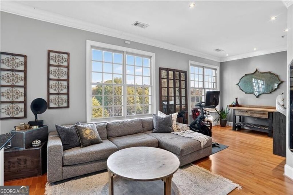 Photo of 1055 Piedmont Avenue NE #406, Atlanta, GA 30309 (MLS # 10724695)